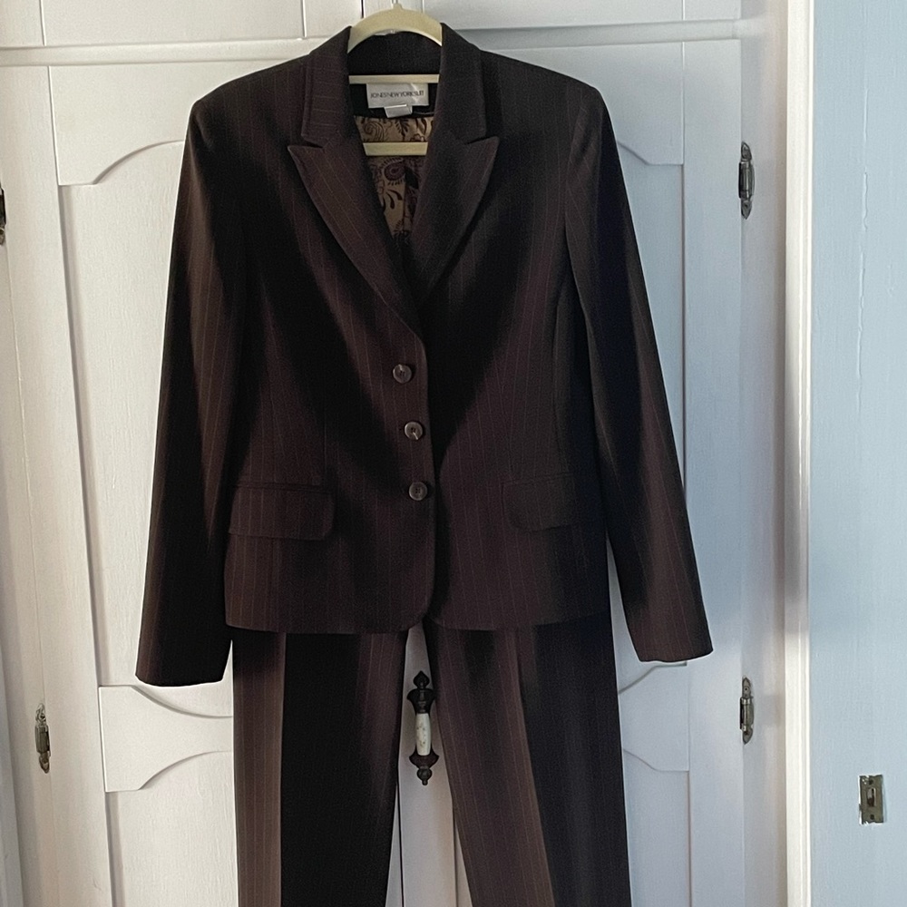 Jones New York Women’s Brown Pinstripe Pants Suit - Size 6